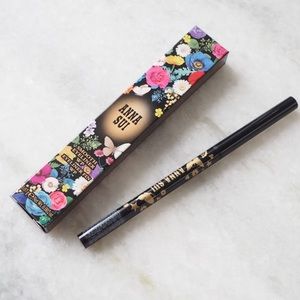 Anna Sui Smooth Waterproof Eyeliner color:black 001